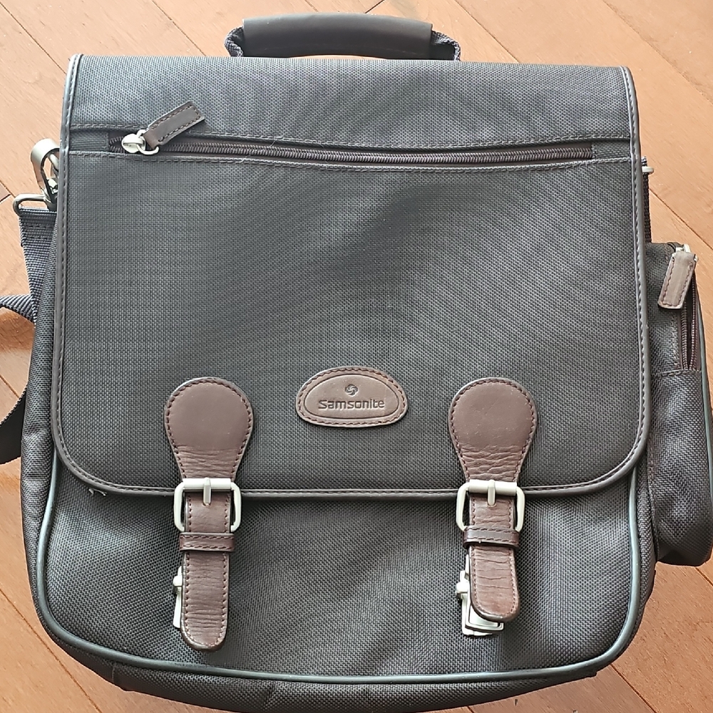 Samsonite Gray and Brown Messenger Bag with Leather Accents